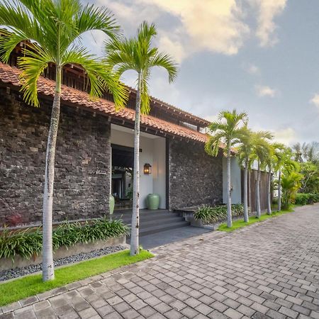 Villa De Suma - Fully Staffed Luxury Villa, Walk To The Beach! เซมินยัค ภายนอก รูปภาพ