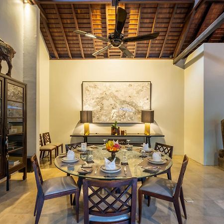 Villa De Suma - Fully Staffed Luxury Villa, Walk To The Beach! เซมินยัค ภายนอก รูปภาพ