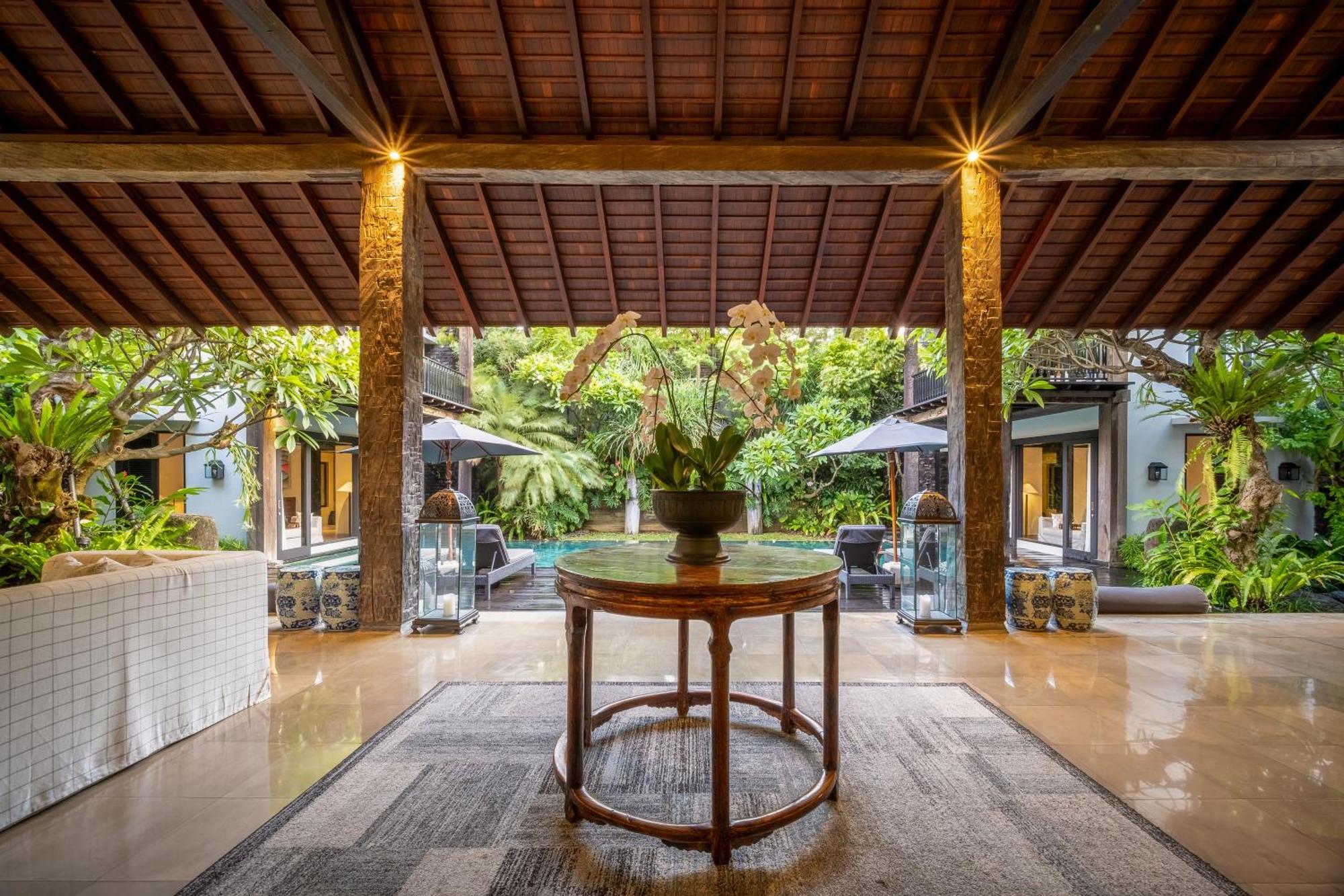 Villa De Suma - Fully Staffed Luxury Villa, Walk To The Beach! เซมินยัค ภายนอก รูปภาพ