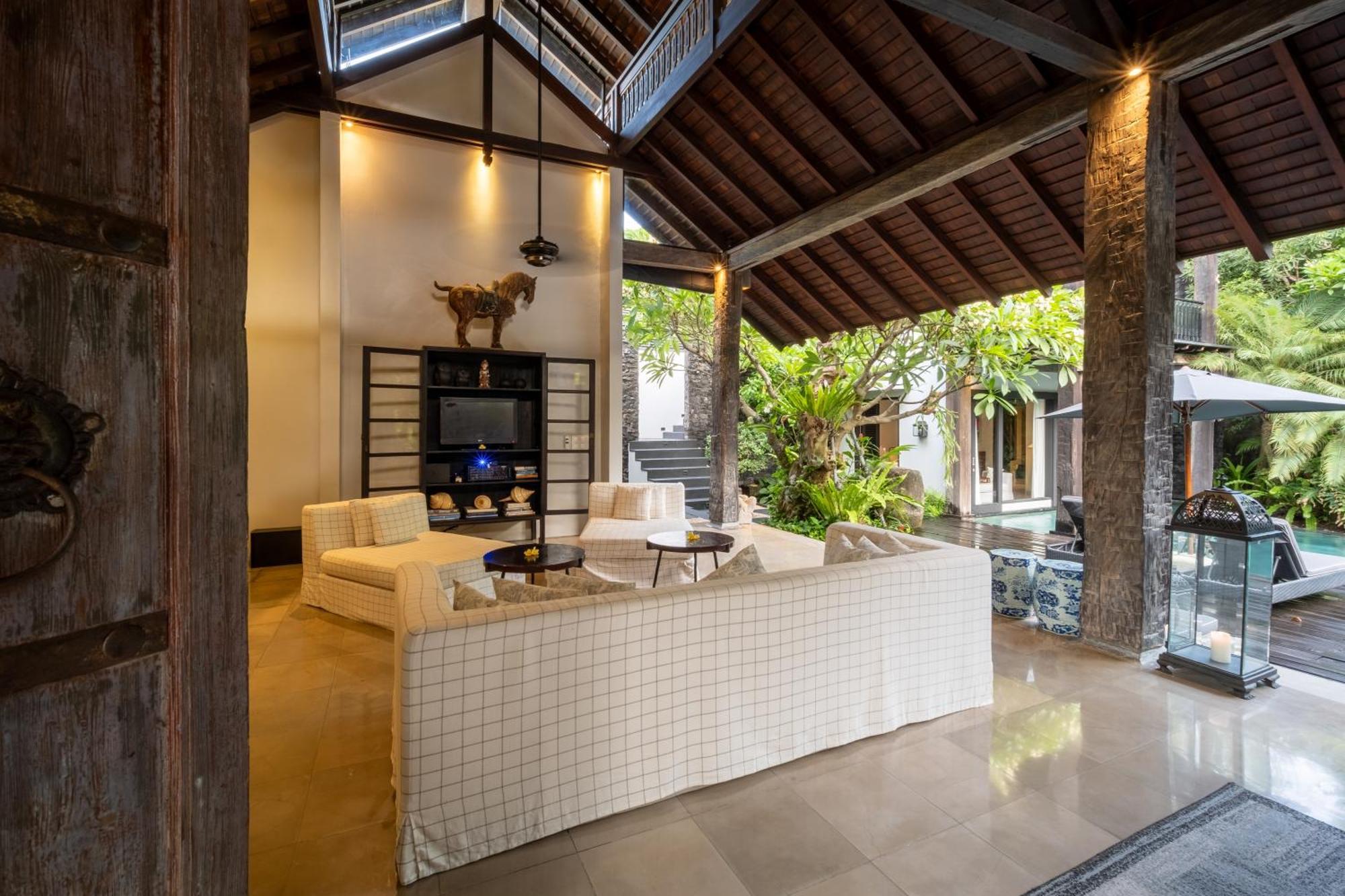 Villa De Suma - Fully Staffed Luxury Villa, Walk To The Beach! เซมินยัค ภายนอก รูปภาพ