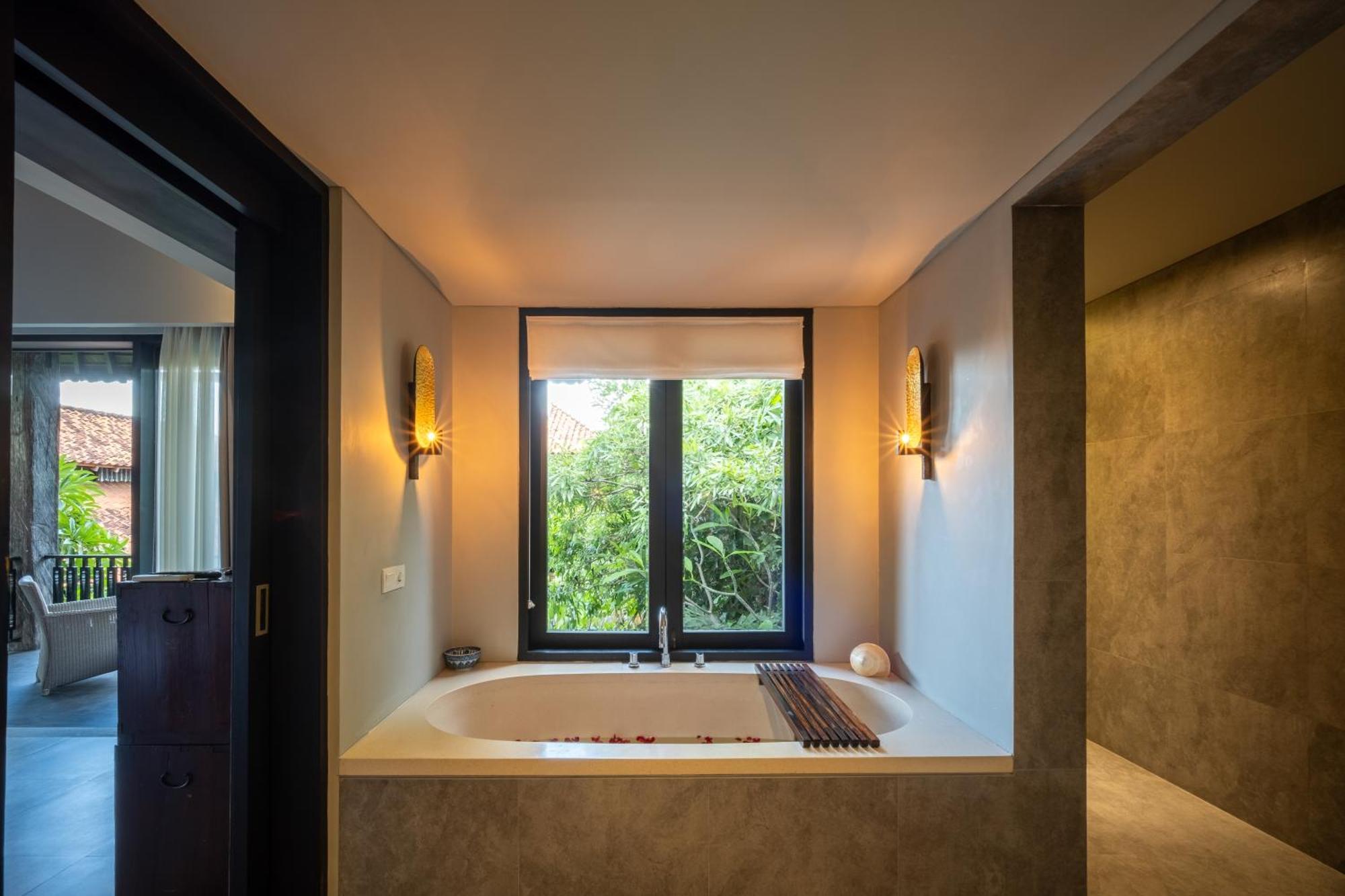 Villa De Suma - Fully Staffed Luxury Villa, Walk To The Beach! เซมินยัค ภายนอก รูปภาพ