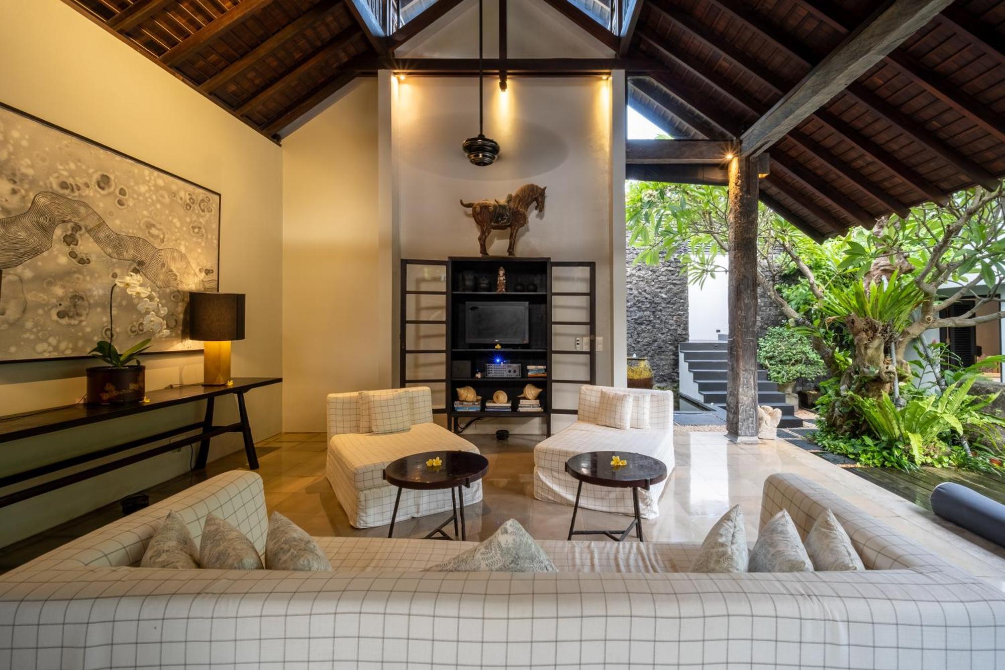 Villa De Suma - Fully Staffed Luxury Villa, Walk To The Beach! เซมินยัค ภายนอก รูปภาพ